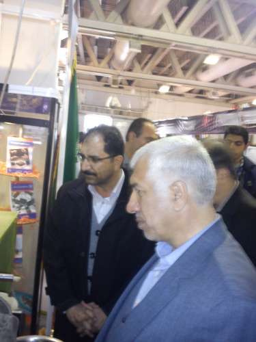 بازدید دکتر اخباری  و هیئت همراه از غرفه دانشگاه جامع علمی-کاربردی استان فارس در شانزدهمین نمایشگاه دستاوردهای پژوهشی و فناوری