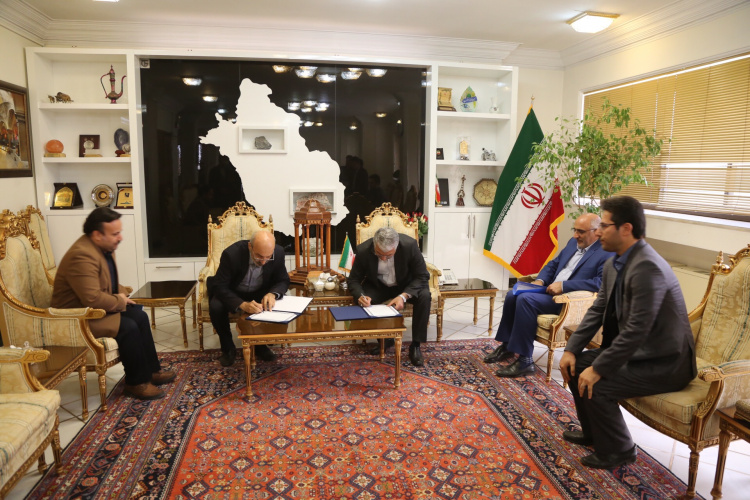 امضای تفاهم ‌نامه همکاری دانشگاه جامع علمی و کاربردی و استانداری فارس