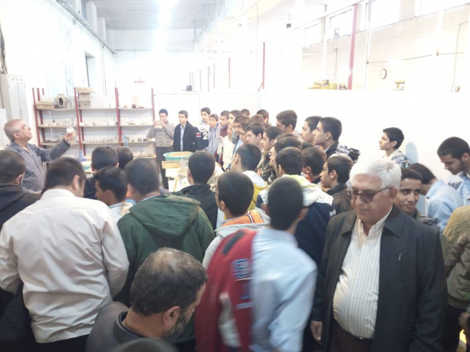 در روز دانشگاه با درهای باز،مراکز آموزش علمی – کاربردی استان فارس میزبان جمعی از دانش آموزان بودند.