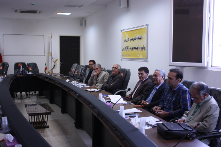 اولین جلسه شورای راهبردی  مجتمع کار آفرینی و نوآوری کارنو دانشگاه علمی کاربردی استان فارس برگزار شد