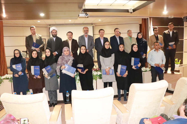 مراسم تقدیر از استادان نمونه دانشگاه علمی کاربردی استان فارس برگزار شد