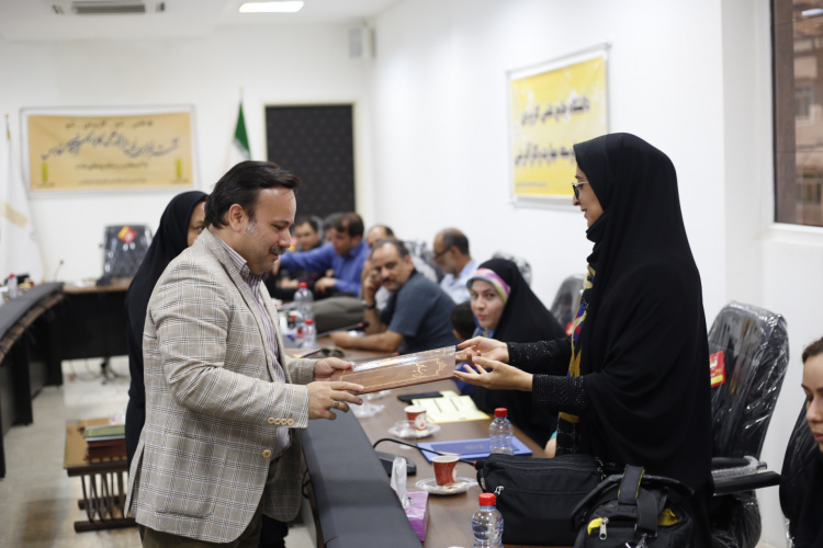 گزارش تصویری/مراسم تجلیل از خبرنگاران و اصحاب رسانه توسط رئیس دانشگاه علمی کاربردی استان فارس