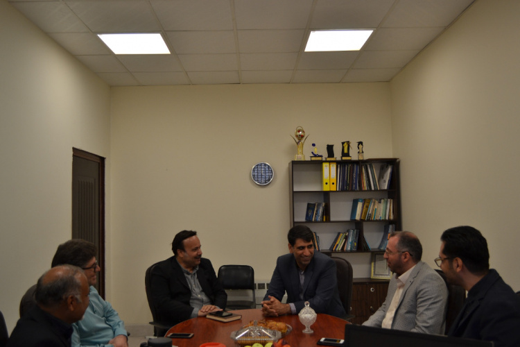 رئیس دانشگاه علمی کاربردی استان فارس از مرکز آموزش علمی کاربردی جهاددانشگاهی شیراز بازدید کرد