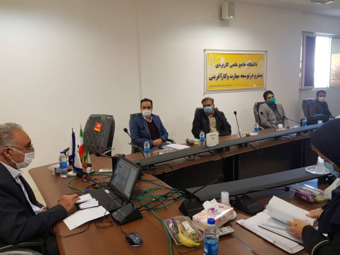 اولین رویداد شتاب با موضوع کاربرد فضای مجازی در فوریت های فنی خودرو توسط مراکز آموزش علمی کاربردی زرهی نزاجا شهید کرمی و مرکز خانه کارگرشیراز برگزار شد