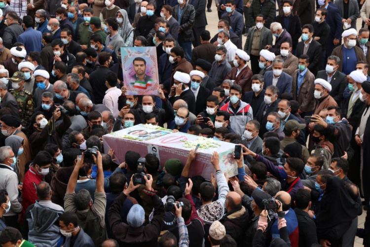 پیکر شهید محسن جعفری دانشجوی مرکز آموزش علمی کاربردی دادگستری استان فارس در سومین حرم اهل بیت علیهم السلام تشییع شد