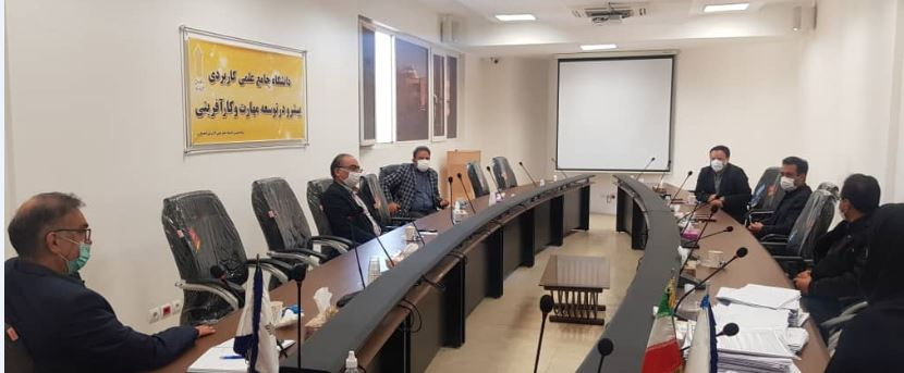 جلسه شورای آموزشی و کمیسیون موارد خاص دانشگاه جامع علمی کاربردی واحد استان فارس برگزار شد