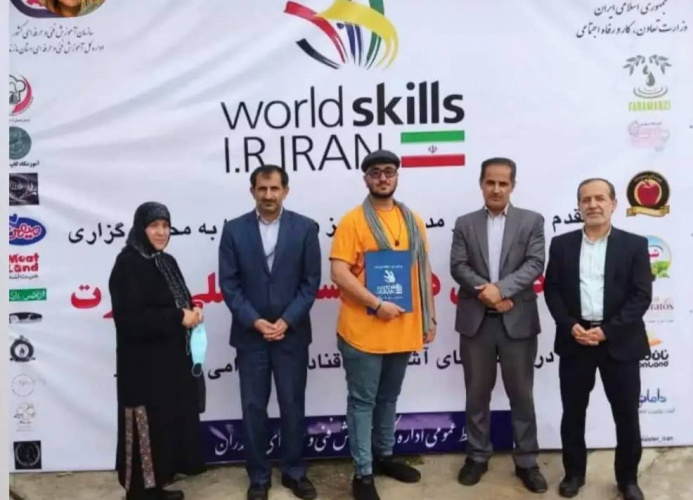 آرمان نصیر زاده دانشجوی مرکز آموزش علمی کاربردی مجتمع صنعتی پروتئینی شام شام موفق به کسب مدال طلای نوزدهمین دوره مسابقات ملی مهارت شد