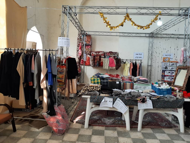 گزارش تصویری از نمایشگاه عفاف و حجاب مرکز آموزش علمی کاربردی نی ریز به مناسبت هفته بسیج