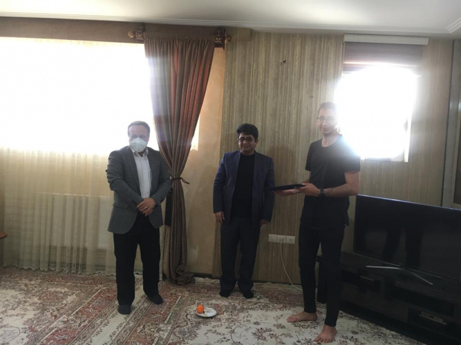 دیدار مسئولان دانشگاه جامع علمی کاربردی واحد استان فارس با خانواده شهیده مدافع سلامت