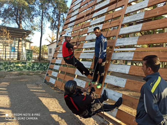 برگزاری دوره کوتاه مدت تکنیک های پیشرفته کوهنوردی توسط مرکز آموزش  علمی کاربردی زرهی نزاجا