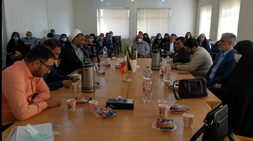 انتقال دانش علمی و تجربی در عرصه فرهنگ و ادبیات انقلاب اسلامی به نسل جوان  ضروری است