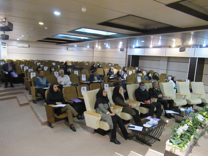 برگزاری کارگاه آشنایی با مجموعه قوانین آموزشی حوزه نظام وظیفه عمومی ، دانشجویان اتباع غیر ایرانی و امور کنسولی و روش های تشخیص مدارک مجعول ویژه کارشناسان خدمات آموزشی مراکز آموزش علمی کاربردی استان فارس