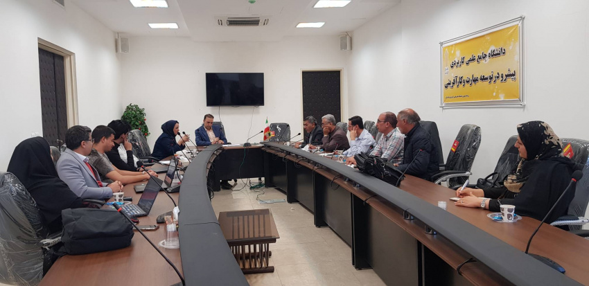 برگزاری دومین جلسه ارزیابی تیم های استارت آپی مستقر درمجتمع کار آفرینی و نوآوری