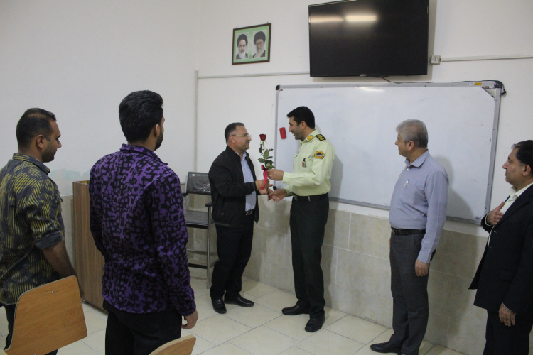 تقدیر از مدرسان مرکز آموزش علمی کاربردی فرماندهی انتظامی استان فارس