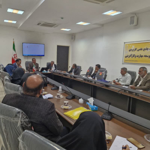 رئیس دانشگاه جامع علمی کاربردی فارس: مراکز کاریابی تخصصی مراکز آموزش علمی کاربردی نقش موثری در معرفی شغل مناسب به کارجویان را دارند