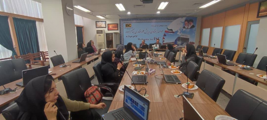 بازدید تور فناوری مدیران پژوهشی مراکز آموزش علمی کاربردی استان فارس از پایگاه استنادی جهان اسلام