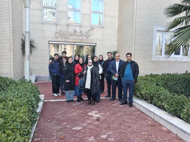 بازدید دانشجویان مرکز آموزش علمی کاربردی مجتمع صنعتی پروتئینی  شام‌شام از پارک علم و فناوری فارس؛ پلی به سوی کارآفرینی فناورانه