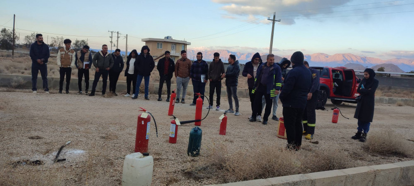 برگزاری کارگاه آموزشی اطفای حریق برای دانشجویان مرکز آموزش علمی کاربردی نی ریز