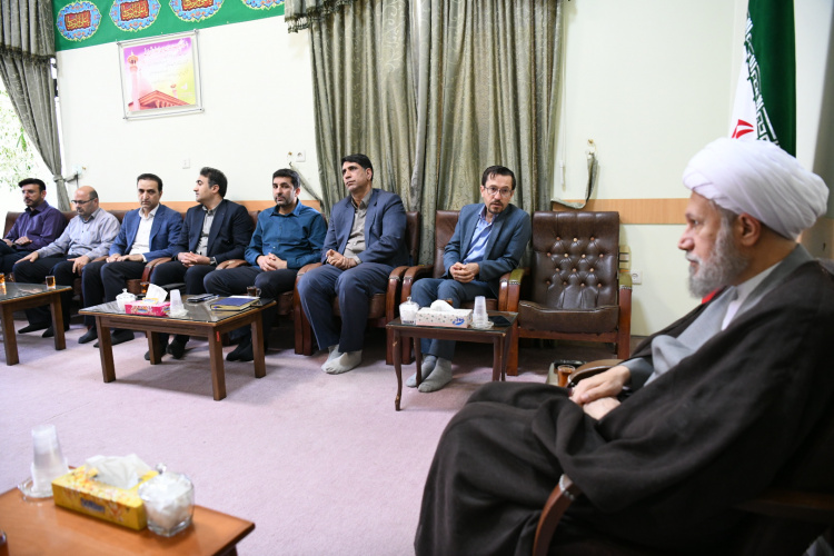 دیدار سرپرست و مدیران دانشگاه جامع علمی کاربردی استان فارس با امام جمعه شیراز و نماینده ولی فقیه در استان فارس